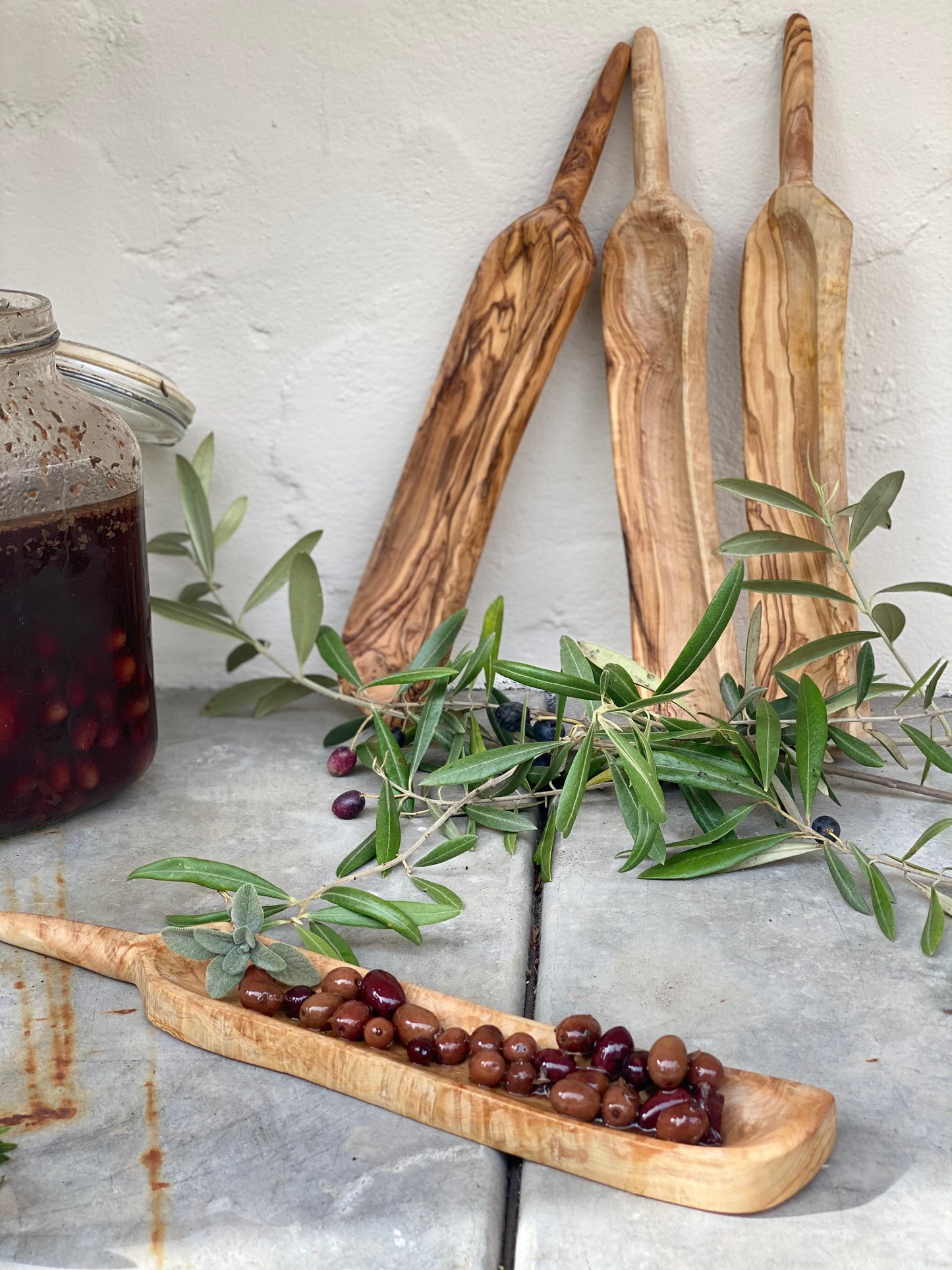 Olive Wood Narrow//Olive Tray w/handle