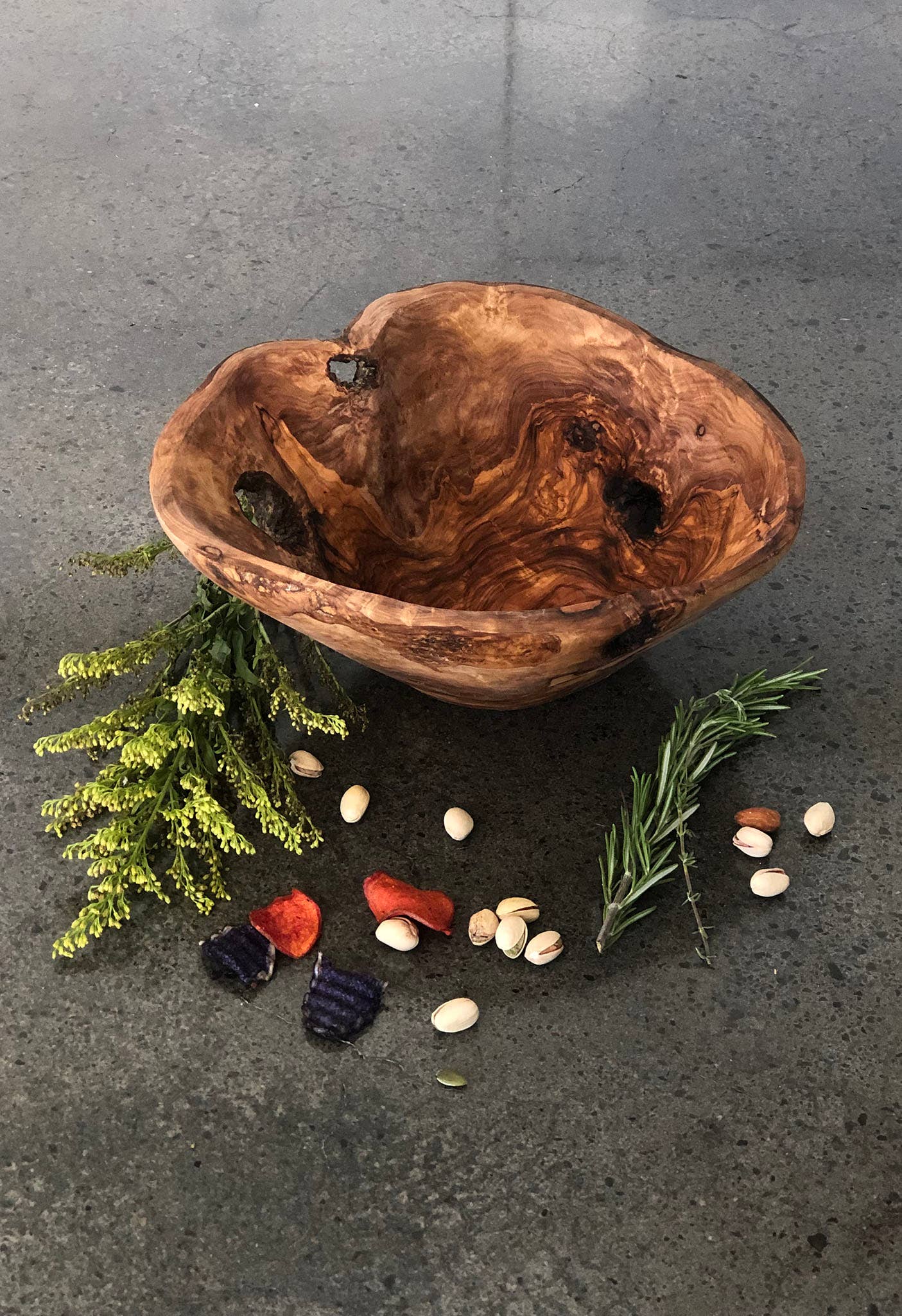 Olive Wood Natural Fruit Rustic Bowl//Large